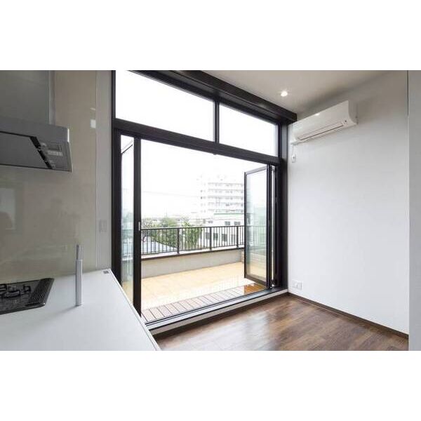 スリースターレジデンス学芸大学 バルコニー