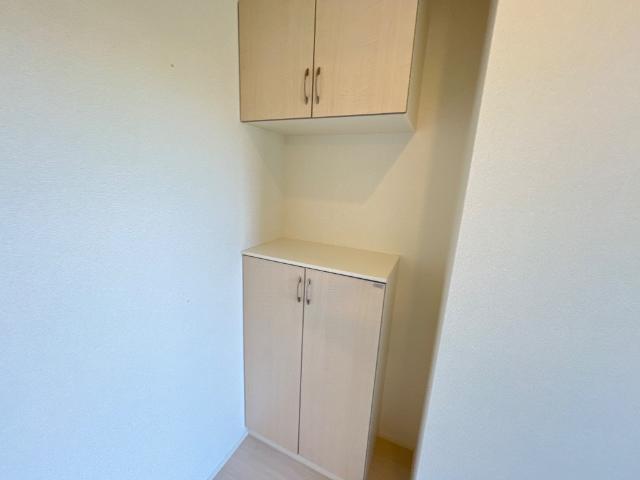 ル・トレーフル101号室 下駄箱