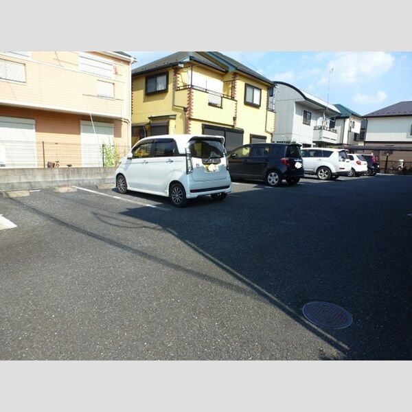エスポワール(西原) 駐車場