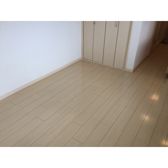 エクセレント三ツ沢B棟106号室 リビング