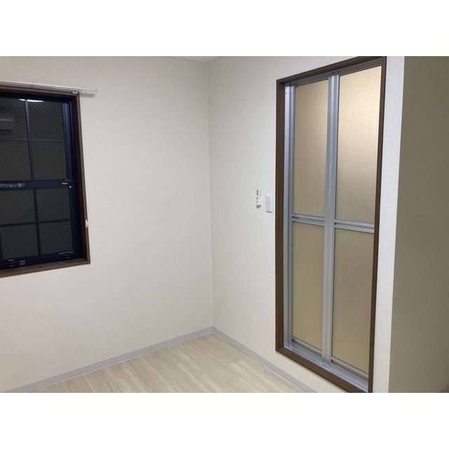 第100オーナーズビル301号室 リビング