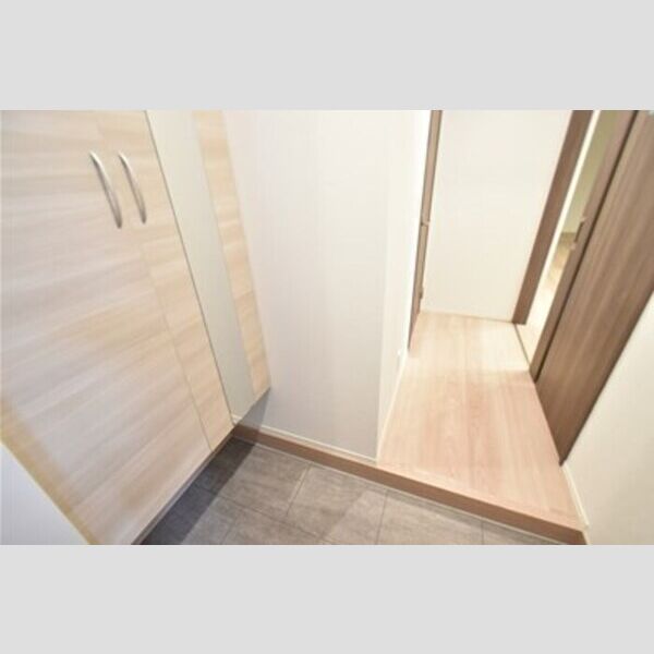 Same sky103号室 玄関