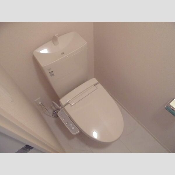 メゾンルミエール206号室 温水洗浄暖房便座