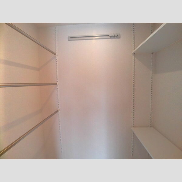 レフィナード ワンステップクローゼット