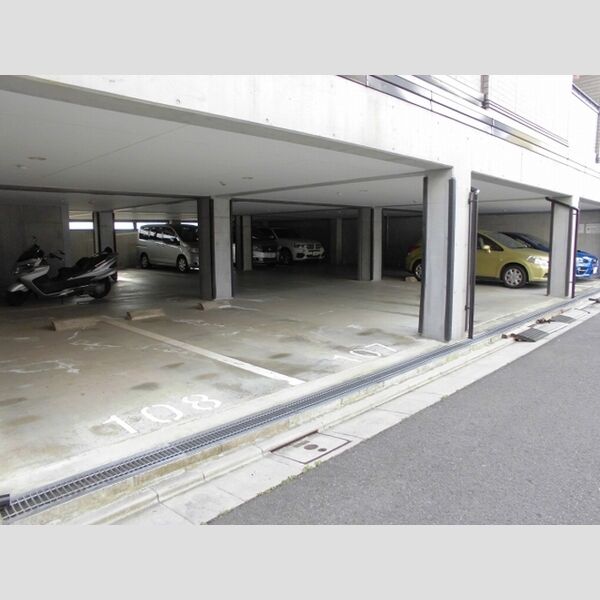 Kークロッシング 駐車場