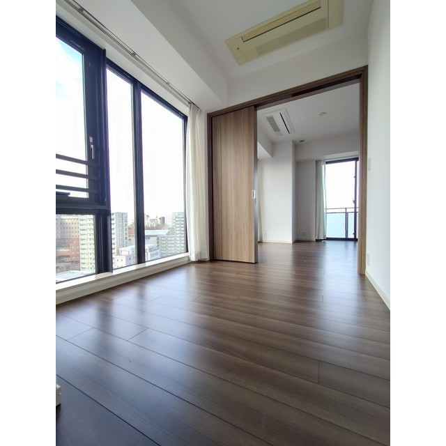 ウェリス高輪 洋室4.5畳からリビング　2026年2月撮影