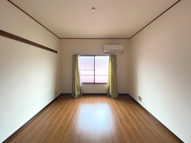 ヴィレヂ・ハピネス5（参番館） 中部屋の写真になります