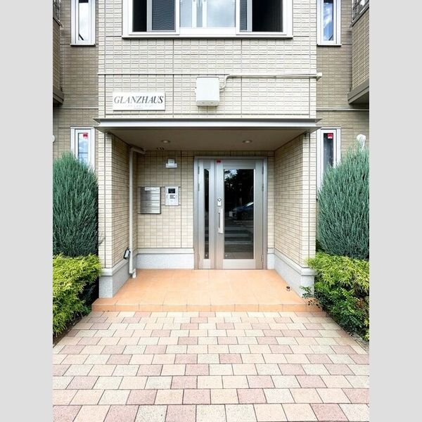 GLANZHAUS エントランス