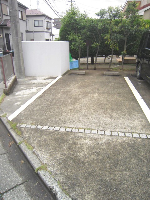 クイーンズヒルＤ棟 駐車場