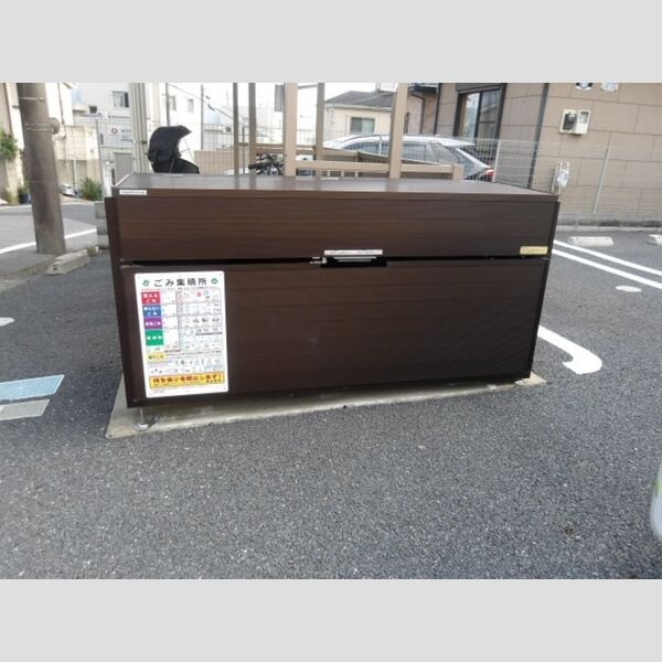 サンボナール102号室 入居者様専用ゴミスットカー
