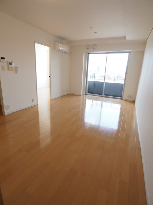 レジディアタワー上池袋（タワー棟）13階 リビング