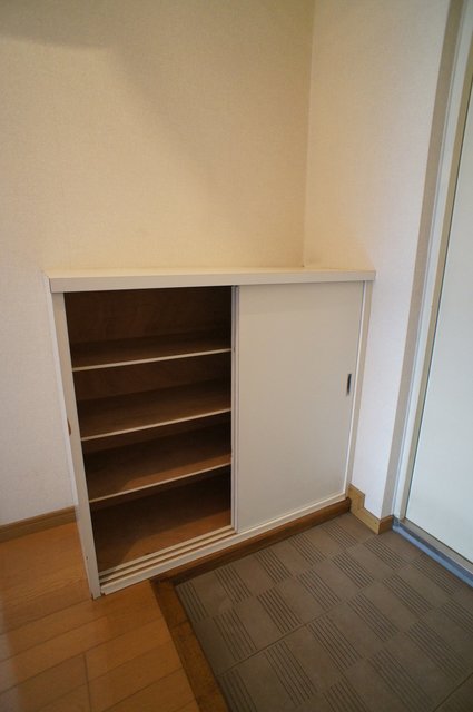 フロイデ勝田台弐番館 収納