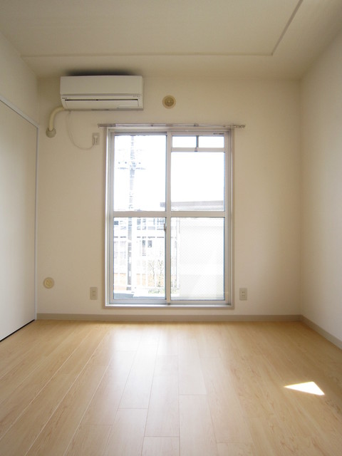 リバーサンド0203号室 ６帖洋室（現況優先）