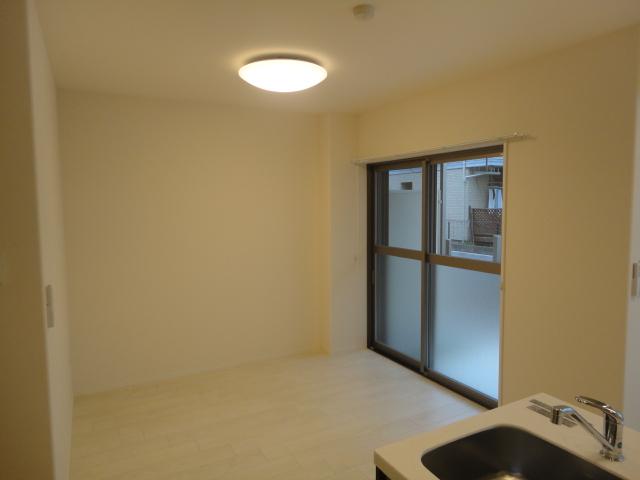 リオ　アレーナ（Ｒｉｏ　Ａｒｅｎａ）105号室 リビング