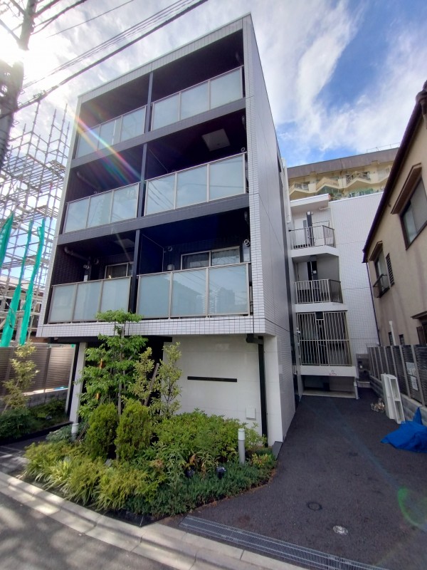 クレイシア新宿ノース3階 外観