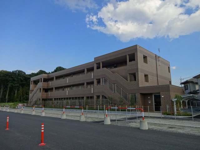 ベルグラース西大宮 外観写真（昼）