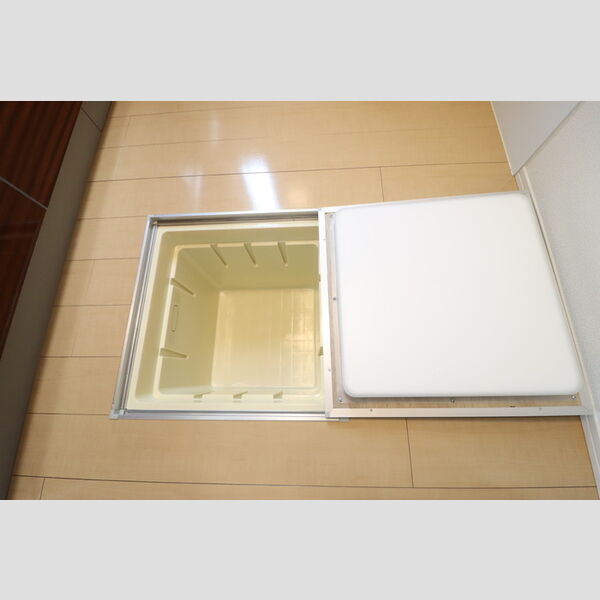 ステアヒルズⅡ 床下収納