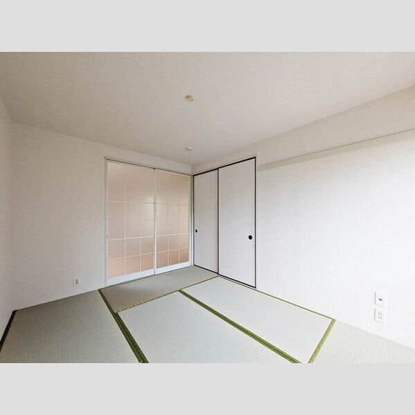 グランドサン 壱弐参伍番館1103号室 和室