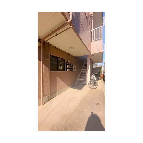 レジナス椿304号室 エントランス