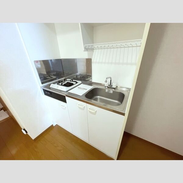 ロイヤルハイツFUJI205号室 システムキッチン