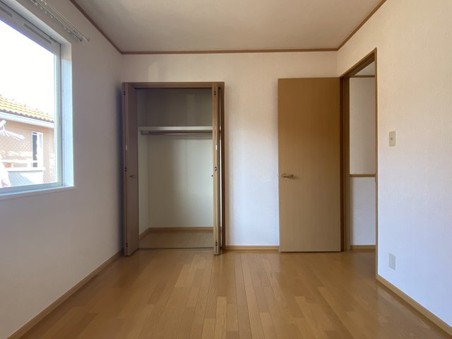 クイーンズヒルＥ棟E2号室 ６帖の洋室