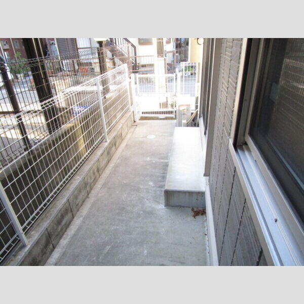 MUMcourt(マムコート)103号室 テラス付き専用庭