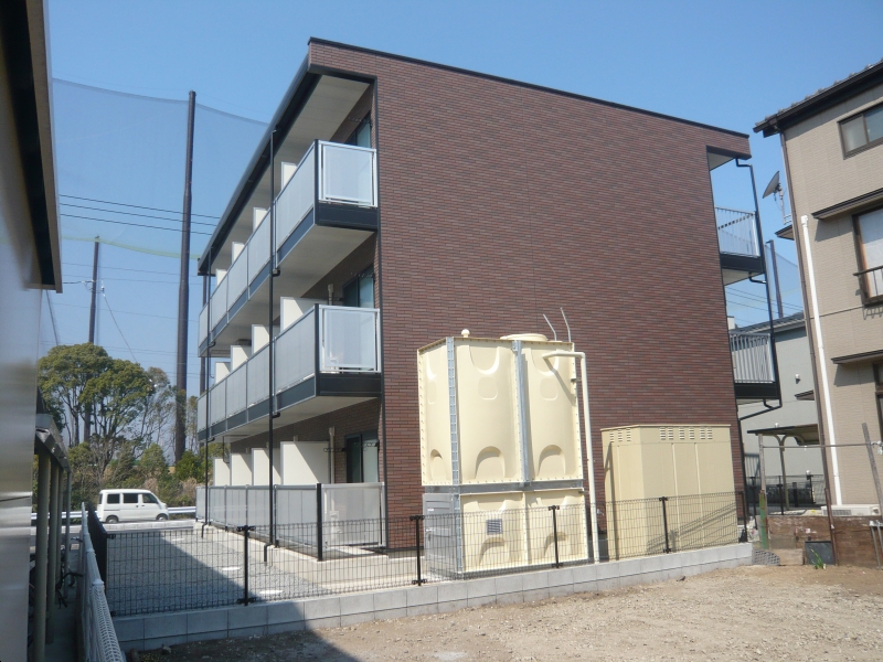 レオパレストレディアの外観画像