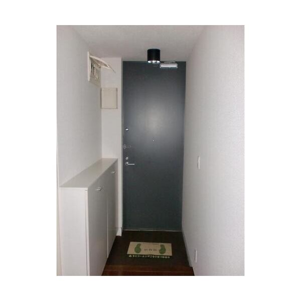 2232フレグランスアベニュー104号室 玄関