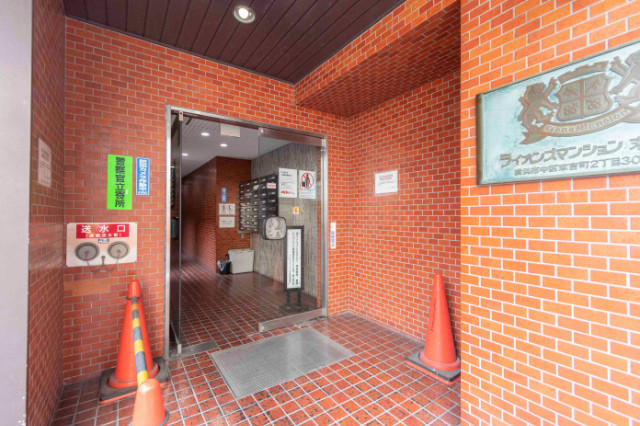 ライオンズマンション末吉町7階 エントランス