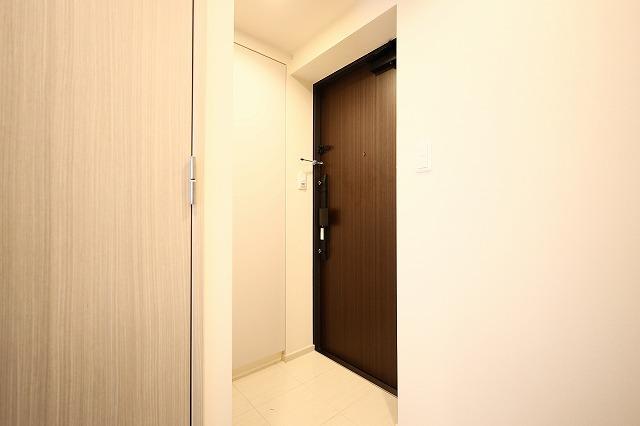 ラヴィエール滝野川1階 玄関