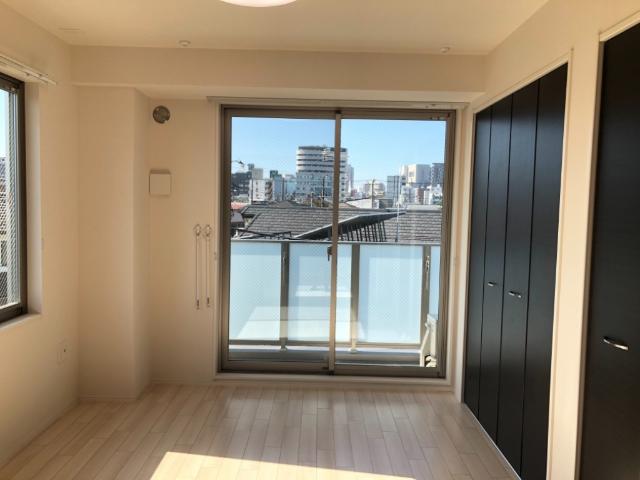 イーストガーデン 室内