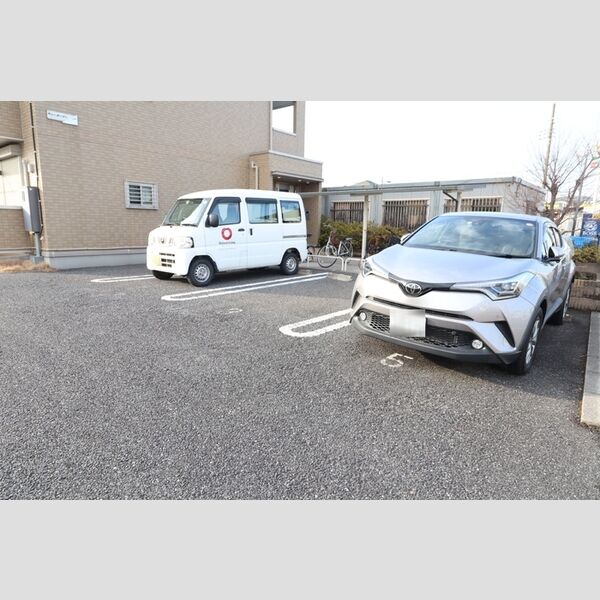 サニーガーデン 駐車場