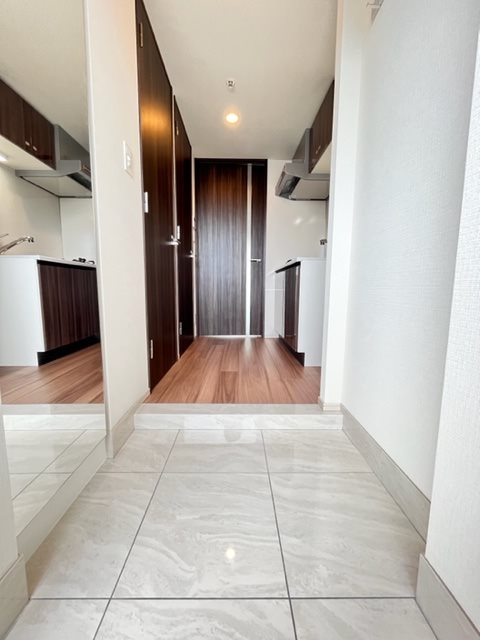 ドゥーエ板橋区役所前13階 玄関