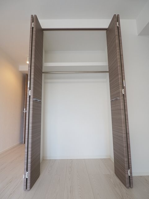 レオーネ方南町 収納