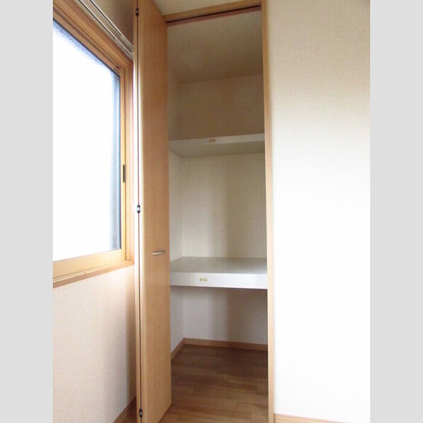 カームヒルズ　ABA105号室 収納