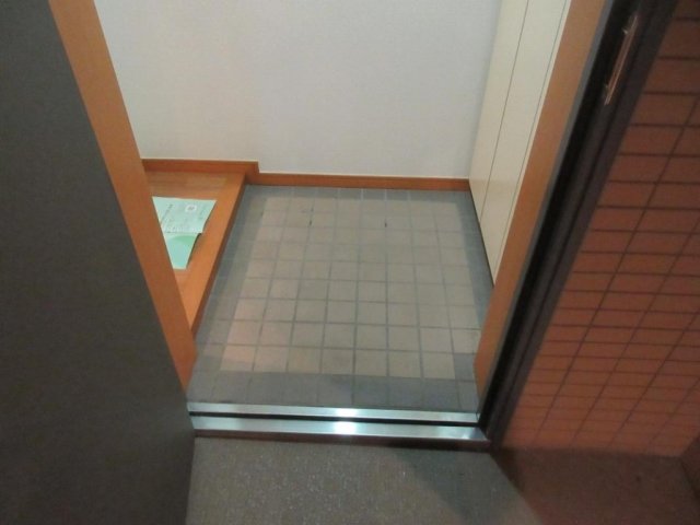 プレール月島リバージュ 玄関