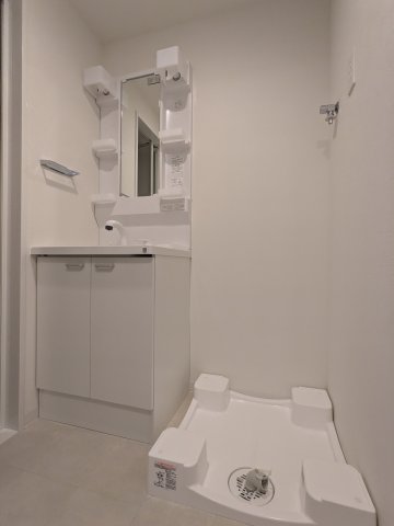 ケイディーエックスレジデンス原木中山0107号室 洗面