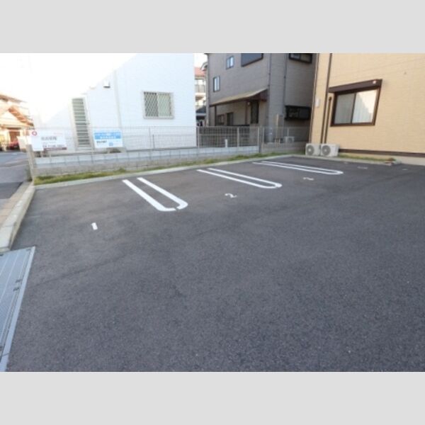 シャルムHA Ⅱ 駐車場