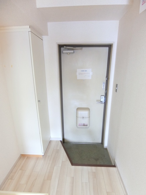 クレセントハイツ0210号室 玄関