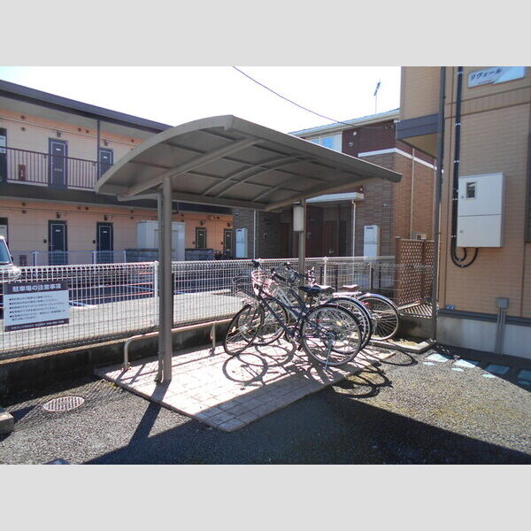 リヴェール103号室 駐輪場