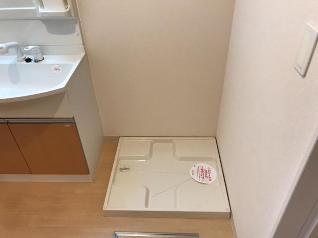 ノアール205号室 洗濯機置場