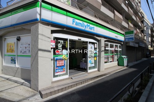 パレステュディオ御茶ノ水5階 【コンビニエンスストア】ファミリーマート 文京本郷店まで468ｍ
