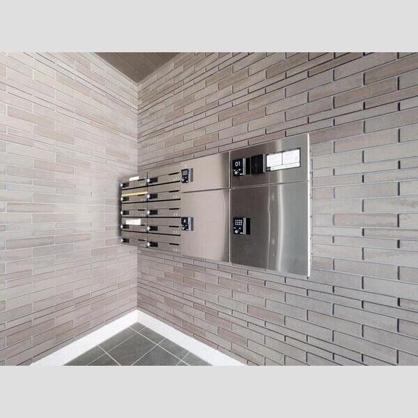 Laffinage105号室 ポスト・宅配ボックス