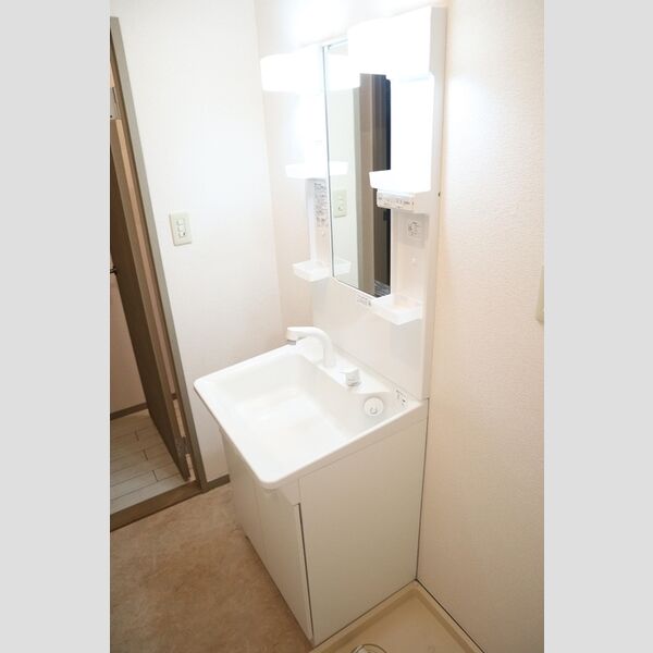 ヴァンベール東川口　Ⅴ103号室 洗髪洗面化粧台