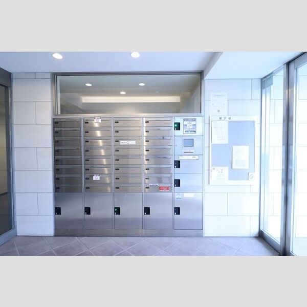 ポルト ドゥ ヴァンドーム 宅配BOXと郵便BOX