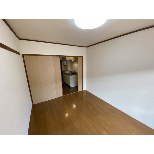 シャトール田口戸塚Ⅰ303号室 リビング