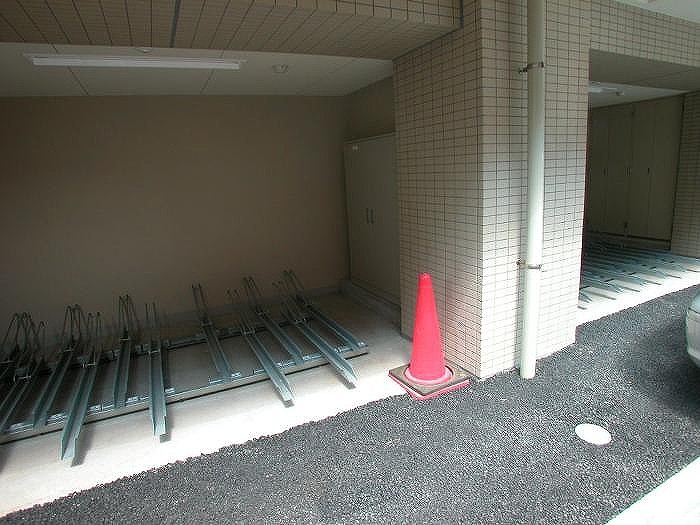 ステージファースト西巣鴨2階 駐輪場