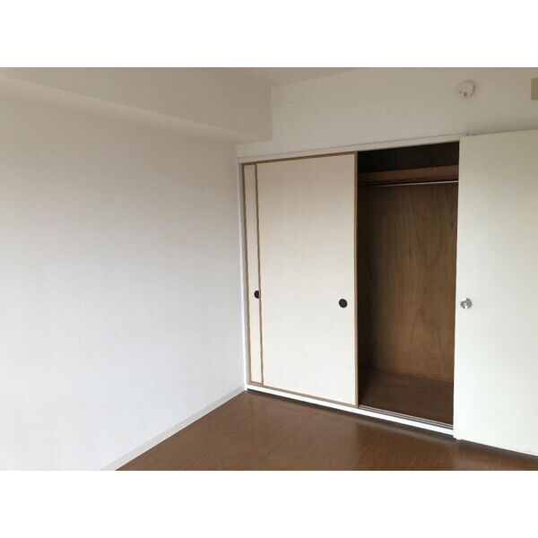 ロイヤルグリーン八千代4号棟 リビング