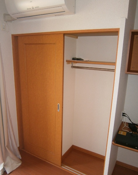 レオパレス美春206号室 寝室