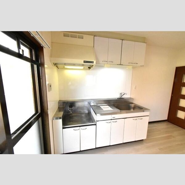 ラ・リヴィエールⅢ キッチン